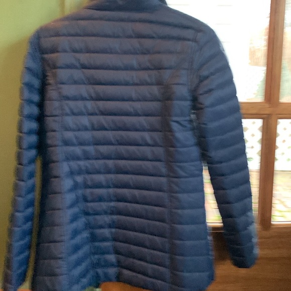 Brand new vineyard vines puffer jacket - Picture 3 of 3
